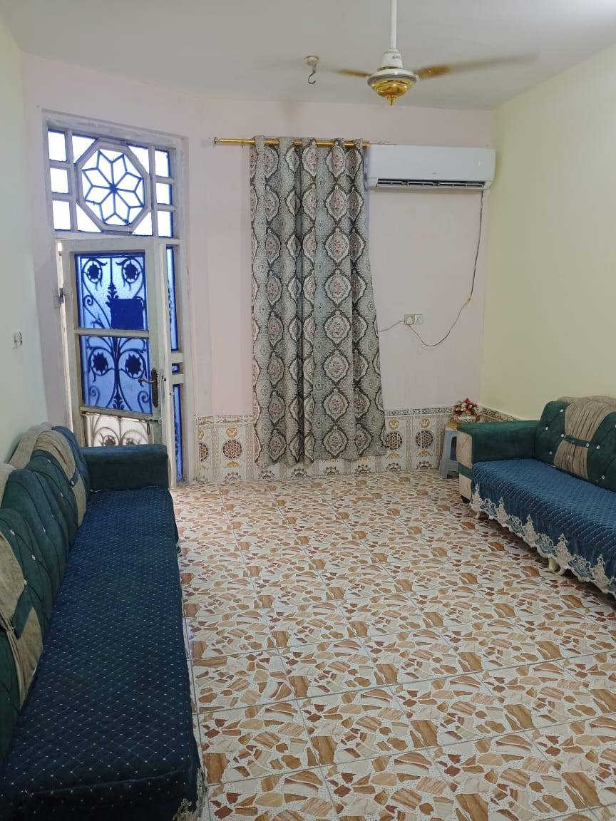 دور زراعي مساحه 100 قاطين كل الخدمات متوفره سعر 45 وبين مجال ناحيه الزيناوي شارع بان مازن خانه حي الحسين العصوم ***********
