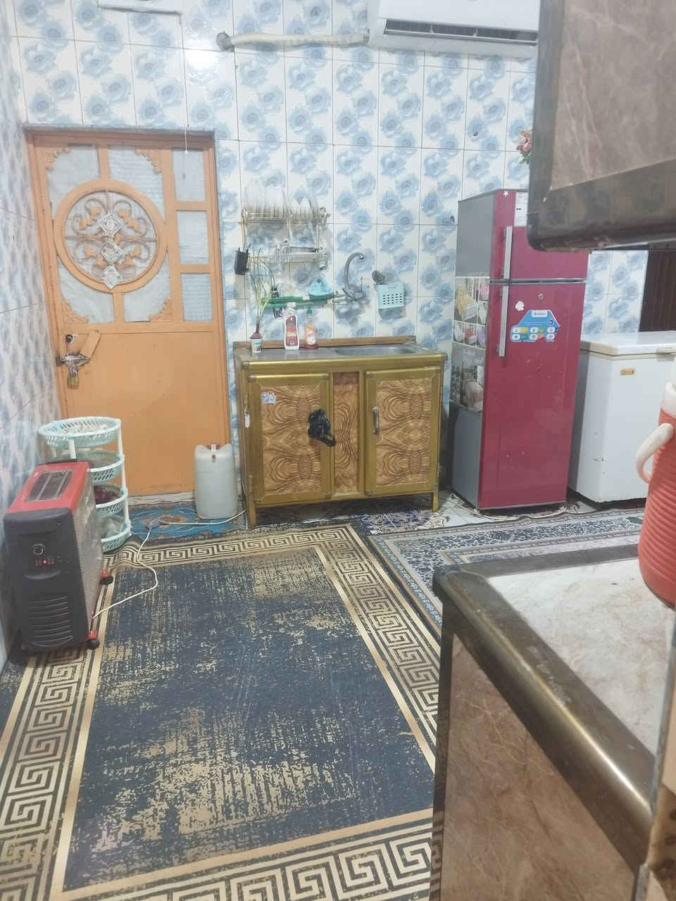 دار سكن مساحه ١٠٠متر
طابو زراعي سند ٢٥
البناءمسلح
الارضيه صب ٤٠قي٦٠
رباط كامل على اللبت
السطح كونكريت مسلح
ديوانيه وغرفه ومطبخ صحيات داخليه وخارجي 
الدرج خارجي على طارمه 
البيت سيراميك
سقوف ثانوي
السعر ٥٠مليون بيه مجال
خزان ماءعدد٢
مغاسل عدد٢
متطور ماء،عدد٢
خط مولد ليل نهار
ابو الخصيب كوت الحمداني شارع السيراميك 
*********** ابو الخصيب
