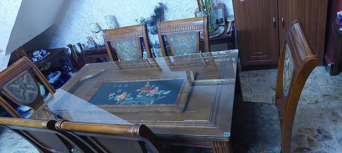 للبيع للبيع 
غرفه نوم كامله 
ميز طعام 
تخم قنفات للبيع 
بغداد شارع فلسطين 
للتواصل 
***********
***********
