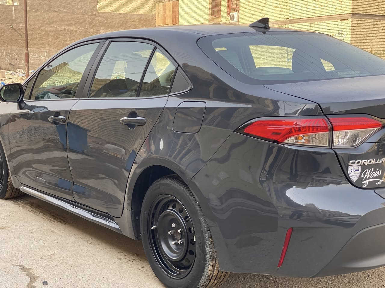 سلام عليكم 
كورلا للبيع
2023 le رصاصي اسمنتي رقم بغداد 
وارد امريكي مكينه 2000
 دخول جديد ماشيه 17ميل
الظرر جانبي تبديل باب خلف السائق
ونص باب السائق صبغ
بغداد الرئاسة 
***********
