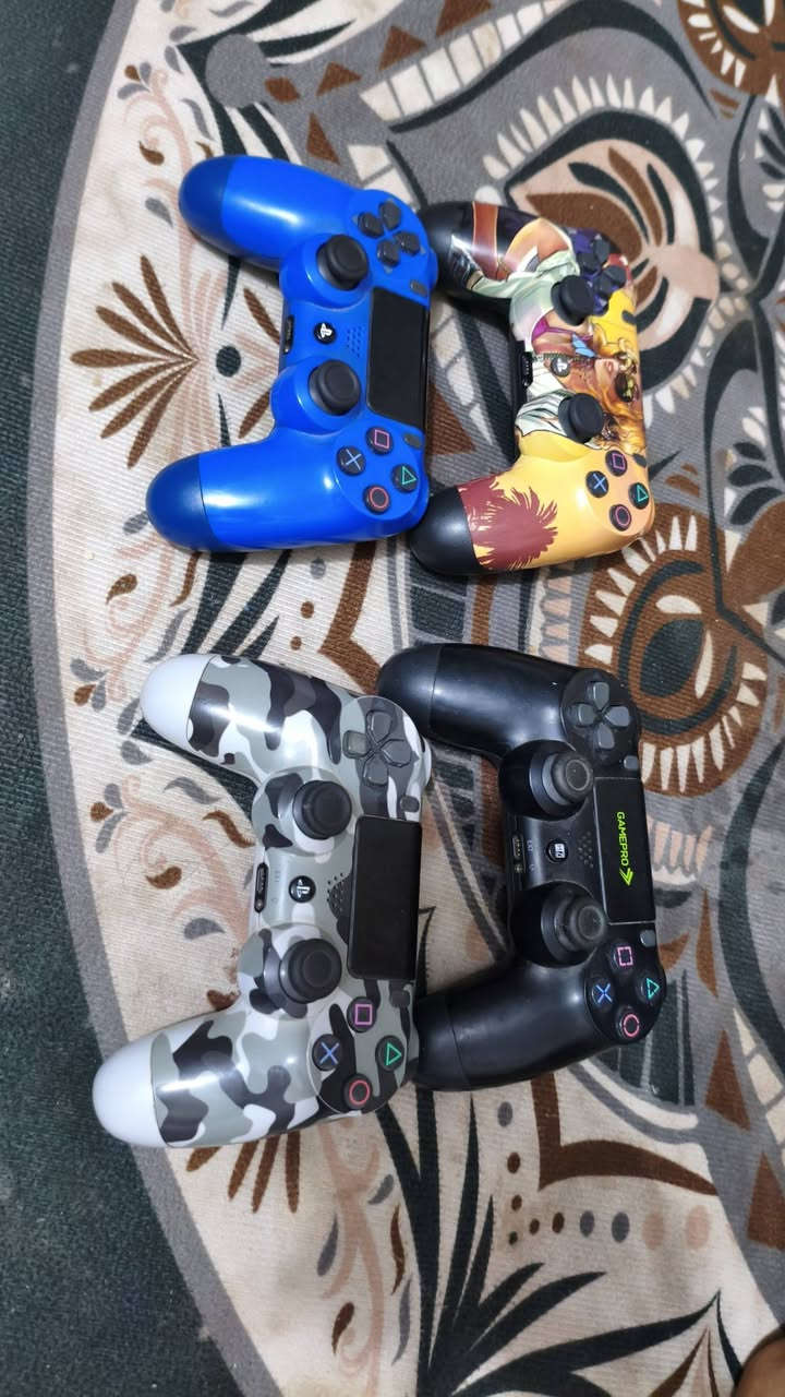 بلي 4 سلم 500g اولاين مو مهكر جهاز لوك ستيكر برغي ممفتوح بي ونضيف شرط لفحص ويا اربع يدات وحده اصليه ول باقي تجاري وكل ضرر مابيهن كله شغال ويا اقراص اثنين واحد GTA ول ثاني ذلاست نضيفات وشغالات جهاز كله شغال ونضيف تأخذه كبل شغل والعب مكان الديوانية حي العسكري سعر 250وبي مجال ***********
