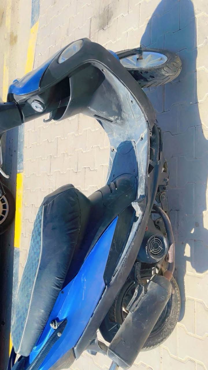 سلام عليكم
ماكس للبيع شغاله سلف وهندر كهربائيات كلها شغاله محركها 55 شلعه فول كفراتها كامله مابيها كسر تايرات جدد السعر 300 وبيها مجال بسيط للشراي 

***********
