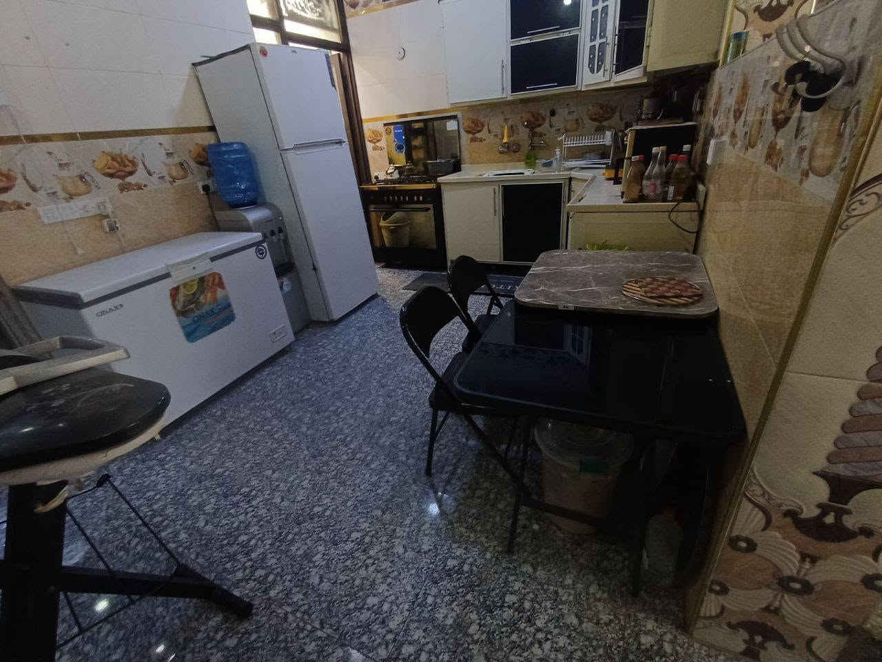 بيت للبيع المستعجل وجوه السوك في كربلاء حي القدس جهة حي السلام خلف محطة الكفيل مساحة 100م طابو صرف طابق ونص غرفتين نوم وملحقاته البيت جديد بناء درجة اولى السعر 125 مجال قليل للاستفسار *********** / ***********

