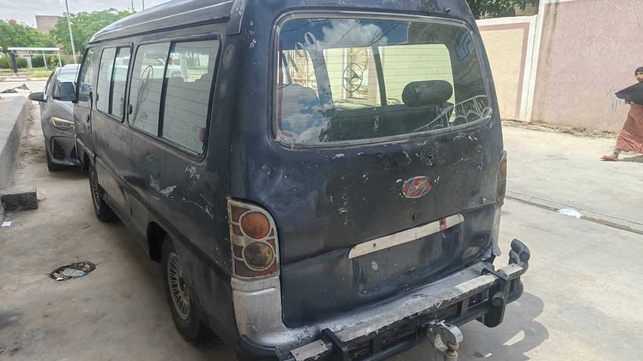 بۆفرۆشتن
ئاڕموو سەنەویە!
18گڵاو مەجالیکی برایانە
ڕەقەم مووبایل ***********
