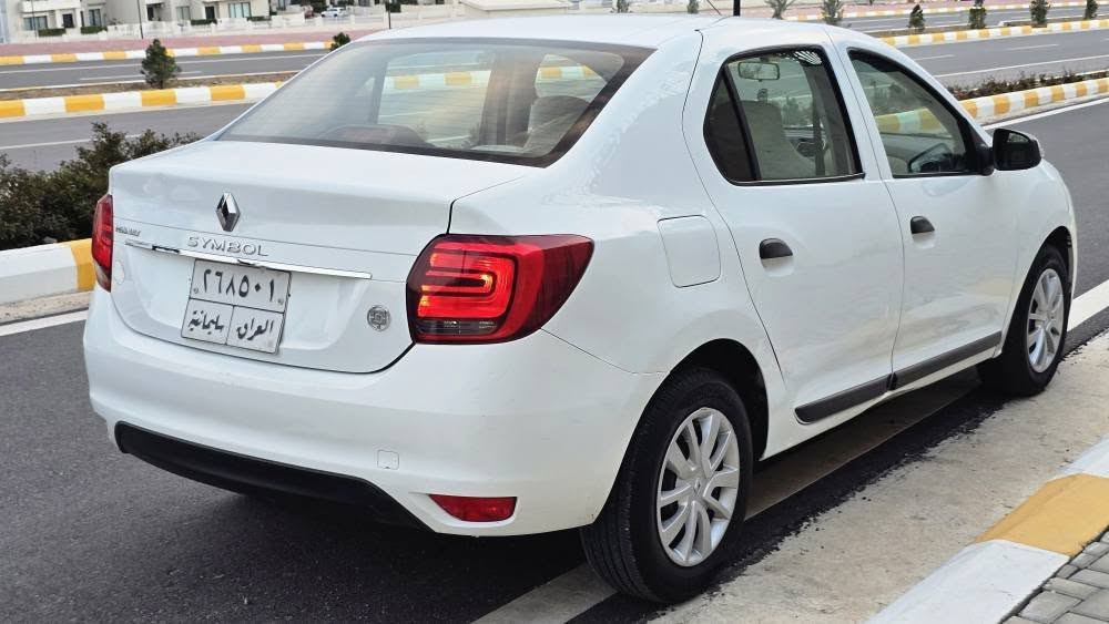 ڕینۆ سیمبول شتی پاک و نمونە یەک چەمەلەغی بەس پەمبە لەگەڵ یەک ساردی بچوکا گێڕ و مەکینەی بەشەرتە هیچ عەیبی نیە و مەزبوتە سەنەوی یەک ساڵە بەسەر چوە بەشەرتی تەحویل و غرامە دینارێ مەسرەفی نیە و سەیارەکە وەسفی ناوێ
٦٩ گەڵا کۆتایەکەی 
*********** السليمانية, العراق
