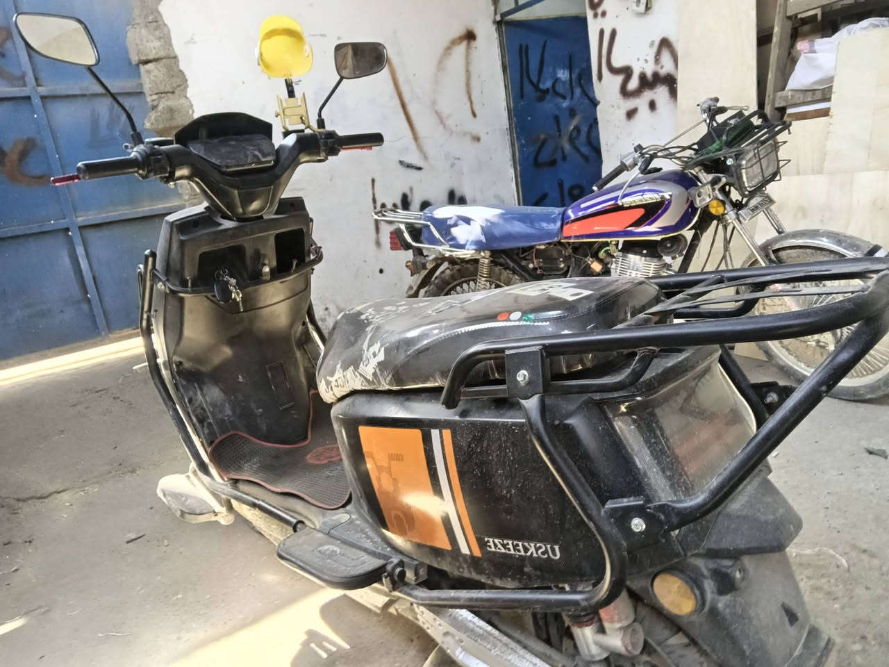 ماطور شحن
بطاريات 6دبل مسطره كرافين اضبط نوعيه 
شرط البطاريات مع الحمل تقره 12
ااماطور تايره كدام جديده الباحه بدلتها اضبط نوعيه بل سوك ب 40الف 
الماطور غسلتو دكمه التنمير فات بيها شويه مي بس تنشف ويننمر 
الماطور يجي معاه شاحنته الاصليه 
و سويجات عدد 2
وكرتات عدد2 وبصمات تشغيل عن بعد 
همينا عدد2
المطور جلخ واحد مابي وبل صور ممغسول 
بريكات دبلات الماطور كلو فول فول 
يمشيك،80- كيلو متر شرط انطي بي ضمان شكد يعجبك وبن ماتريد اب مصلح بل موصل ودي افحص 
لايت عالي ناصي زينون بلادي 
نشرات اشاير رباعي  
الماطور كلو مدرع 
ستاند مال موبايل بي 
تشحن موبايلك بي شحن ذاتي بس تخلي كيبل 
الماطور بي نشرات حيل حلوه وعاليه 
هايةكل المواصفات موتجيني تكلي شبي مابي 
مكاني حي عدن موصل متواجد بل صناعه المقابيل الميثاق 
سعرو 675 بيمجال حك التكسي مالك فقط بيت بدون مراوس


**إذا كنت صاحب هذا الإعلان وتريد حذفه لأي سبب، رجاءا أرسل رسالة إلى الدعم الفني**