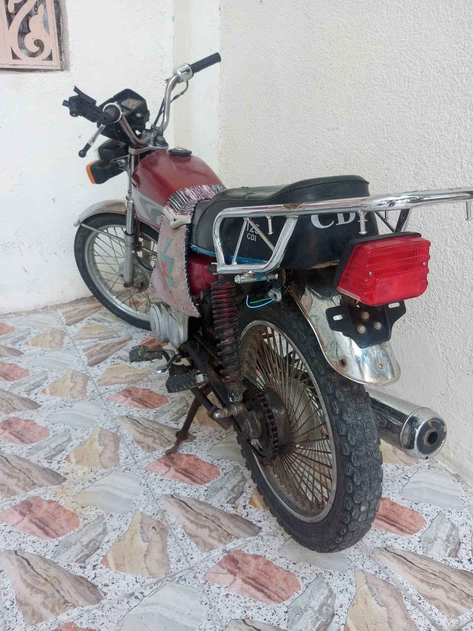 كلك 250 وبيها مجال محرك نضيف  كهربائيات شغال وباتري جديد   رقم واتساب ***********
