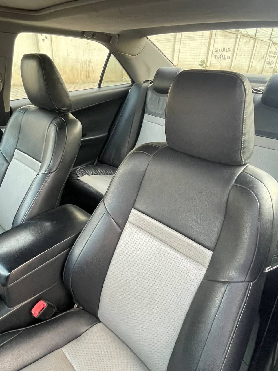 السلام عليكم كامري موديل 2012 وارد امريكا فول مواصفات  حادثها جاملغ خلفي وجاملغ امامي رقم سليمانيه الجديد رقم جديد وسنويه جديده وهزه جديده والتحويل مباشر السعر المطلوب 115 ورقه اني مسوي بيها سونار ومرفوق ويا الصور مكان السياره بغداد الكرخ حي الجامعه شارع الربيع للستفسار هاذا الرقم *********** وشكرا
