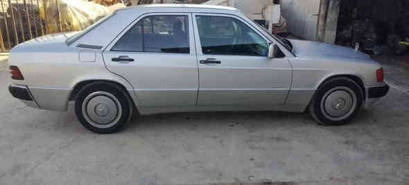 السلام عليكم مارسيدس ١٩٠ طيارين ١٩٩٢ لون رصاصي محرك ٣٠٠ عنكبوت رقم صلاح الدين مصبوغه عام تبريد عاطل صدر امامي وخلفي جديد تخم تاير جديد باتري جديد تحويل ثاني رقم جديد انكليزي السياره ماتصرف عليه دينار غير التبريد السعر 60 وبيه مجال للاستفسار الاتصال على الرقم *********** مكان السياره صلاح الدين سامراء
