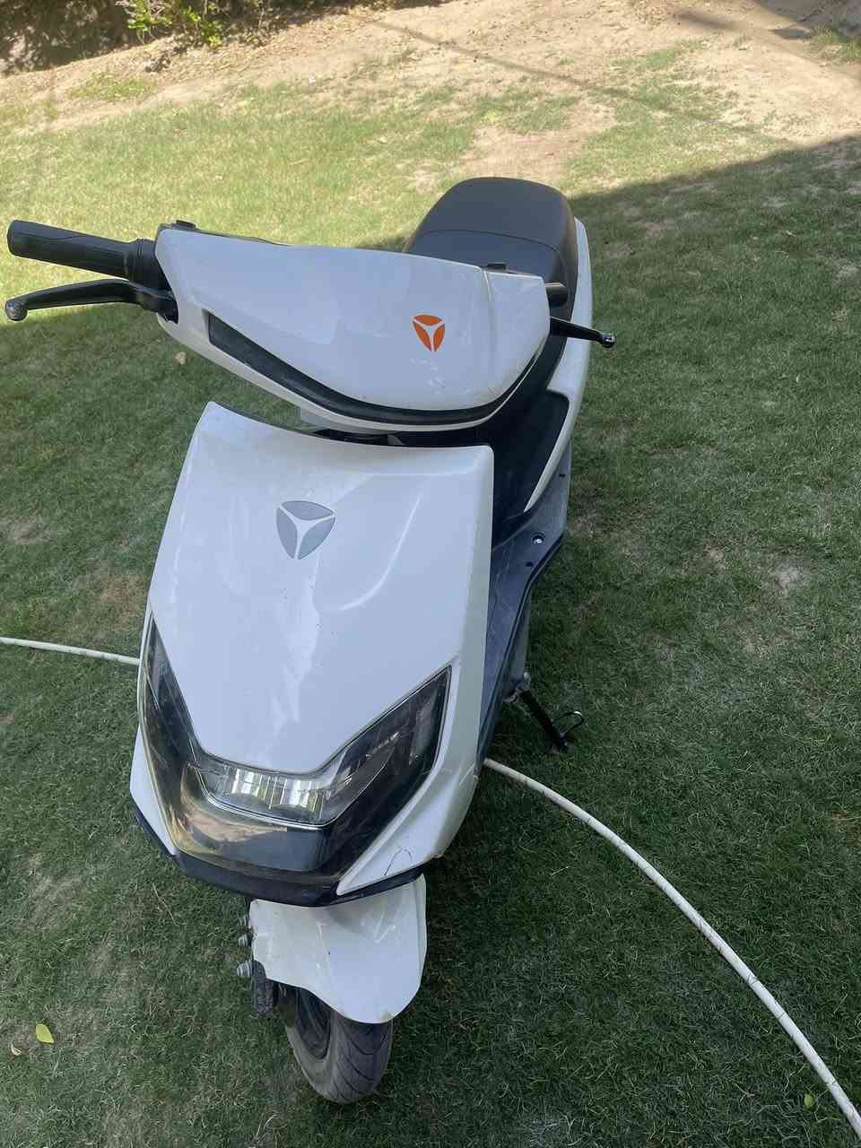 للبيع RN  بعده داخل الضمان العام شترته للابني وقبل فتره انطخت بيده وكعت الكفر الامامي صار بي شخوط وكسر هو وجاملغ موضحن بصور سعره ٦٠٠ الف 
 مكاني بغداد الزعفرانيه 
رقم المبايل ***********
