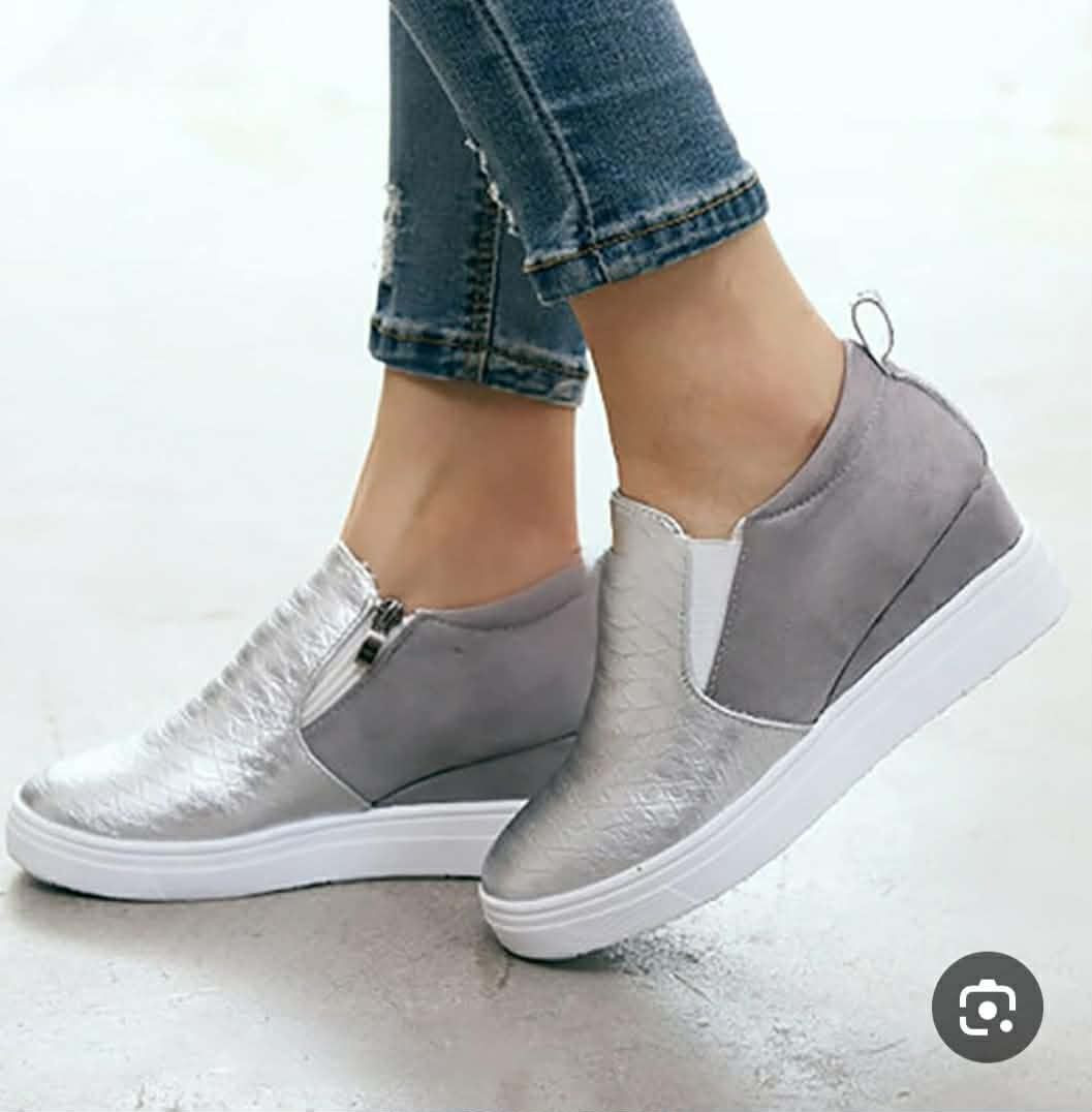 قطعة تخبل حداء رياضي لون فضي انيق بلبس وكعب داخلي وطبي خفيف كلش قياس38والسعر بس 9


**إذا كنت صاحب هذا الإعلان وتريد حذفه لأي سبب، رجاءا أرسل رسالة إلى الدعم الفني**