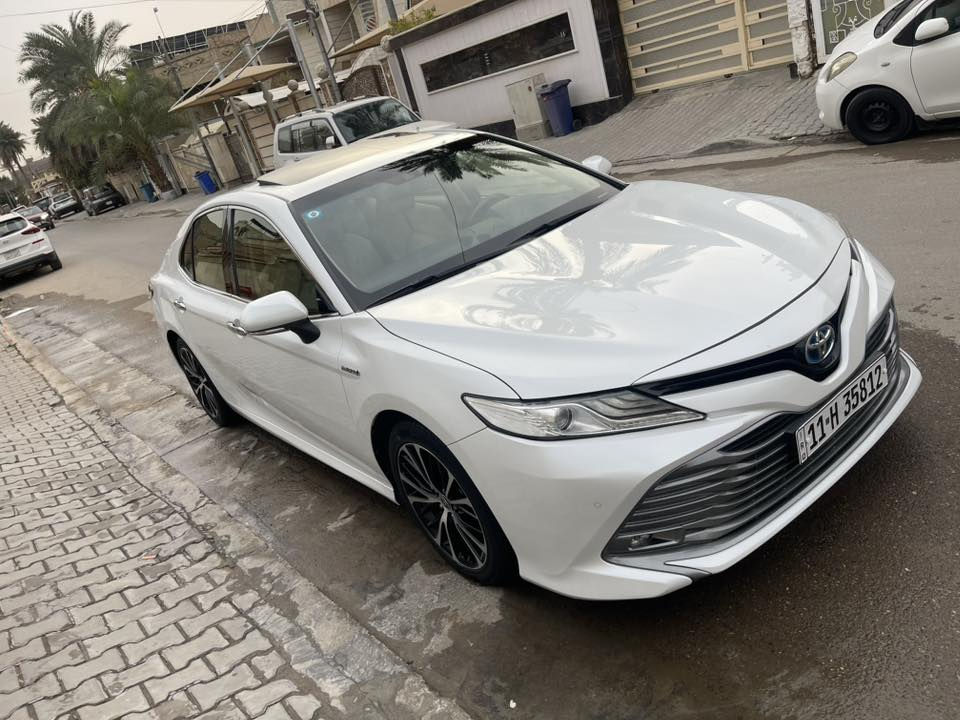 السلام عليكم للبيع كامري مديل 2020 خليجي شركه SAS فول مواصفات 1/1 محرك هايبرد وبانزين السياره ماشيه 72 باسمي تحويل ثاني يوم السعر 210 وبيه مجال مكان السياره الاعضميه شارع الضباط للاستفسار ***********
