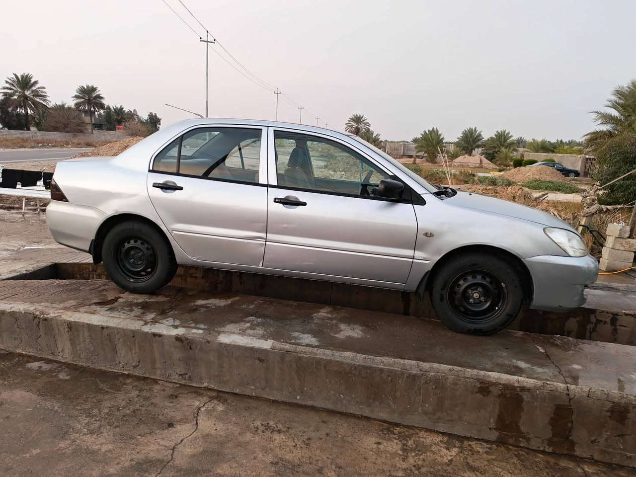 السلام عليكم لانسر 2008 سياره نظيفه حلوه مال بيت بدون ضربه بيهه رش وبارد سنويه باسمي كير محرك كفاله بدون لا تنقيص ولا تبخير محرك 1500  السعر ب75 وبيهه مجال للاتصال ***********
