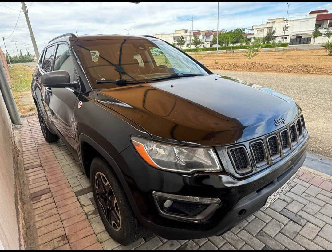 jeep compass 2019
تەنیا یەک چاملخی پشتەوەی بۆیاخە بێ داخلی
دەبل ئەکسل
گێڕ و مەکینە بە شەرت
رەقەم ە سەنەوی نوێ تا ٢٠٢٩
چوار تایەی سفر
یەک تەعدیلی لە پێشەوەی سەر بۆنیتی هەیە
تەنیا ٨٠ مایل رۆیشتووە
نرخی ١٢٧$
بۆ پەیوەندی/*********** مرغصور, أربيل
