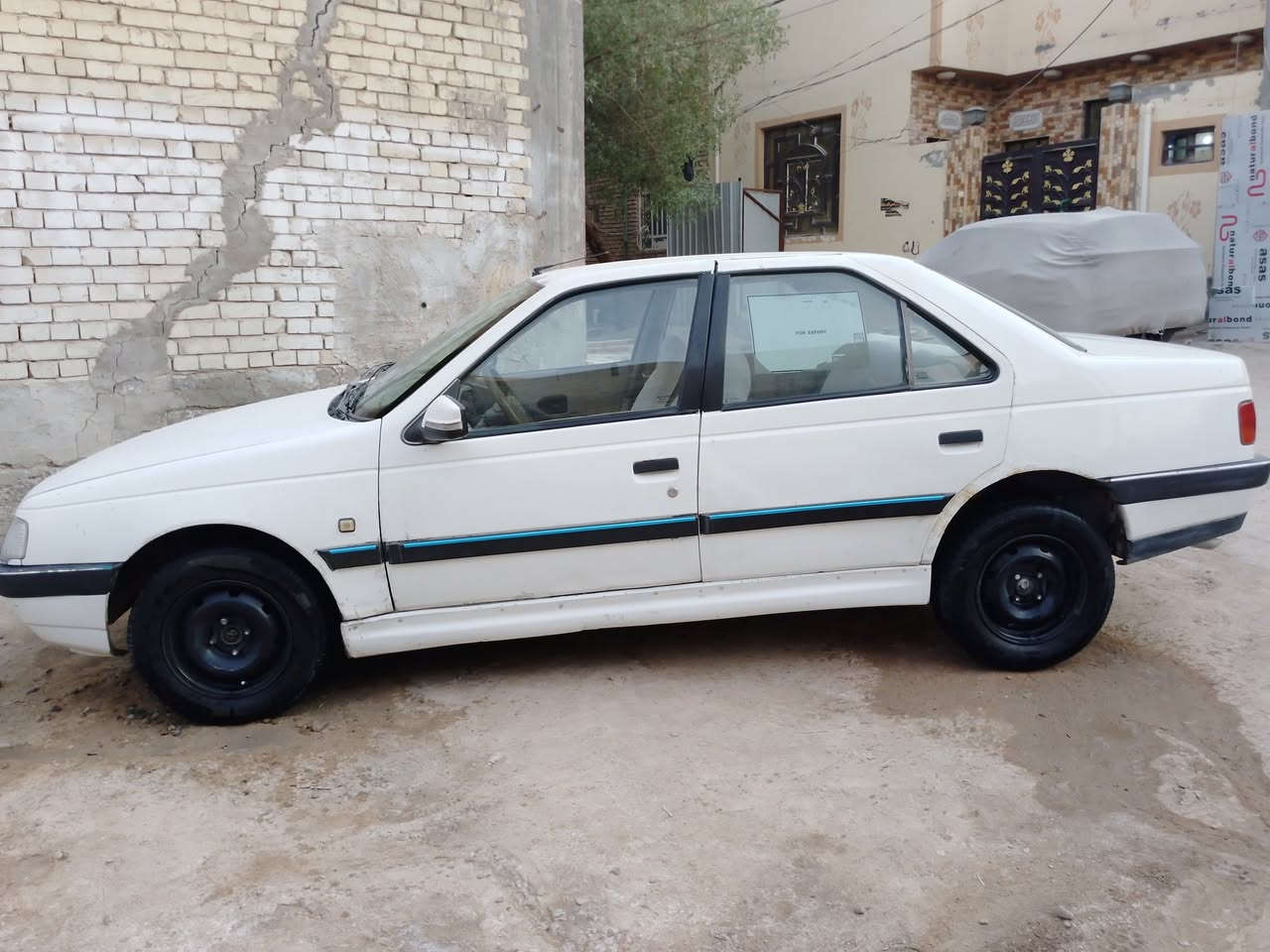 سلام عليكم 
بيجو للبيع 405 موديل 2009
سنويه ورقم جديده لل 2027 
كير ومحرك جدد ع الشرط 
حداديه جديده 
وتبريد ثلج كله جديد 
السياره بيها تبديل جاملغ وبنيد بدون ضربه 

السعر 30 وبيها مجال قليل 

للاستفسار ***********
