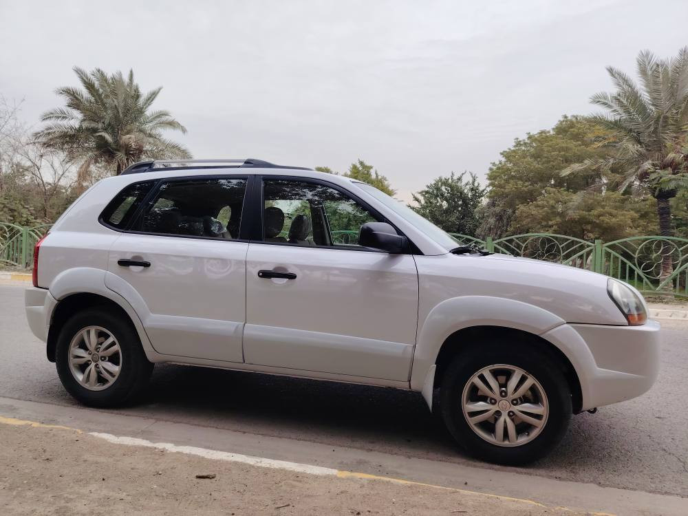 توسان ٢٠١٠ ابيض بسمي ثاني يوم تحويل السعر ١٢٠ رقم *********** رقم سليمانيه بسمي العنوان الغزالية او الحارثية هزة جديد رقم جديد بغداد, العراق
