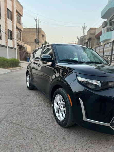 السلام عليكم 
لبيع كيا صول موديل ٢٠٢٣
رقم اربيل ترقيم جديد تريد تحويل تريد وكاله حاضر
موصفات s
وادار امامي 
رادار خلفي
رادار جانبي
تحديد مسار
دشبول دجتل
ثلاث وضعيات قياده
ويل كب كروم
محرك ٢٠٠💪🏽💪🏽💪🏽
حادثهه صبغ بنيد وجاملغ فقط  
مكانهه بغداد الكاظمية جكوك
السعر١٥٠$
هاتف ***********
