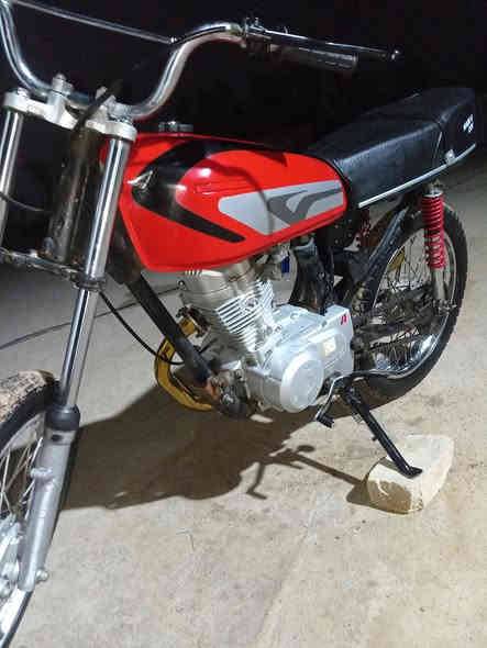 سلام عليكم أرشة السعر 275وبيها مجال مكاني شارع كربلاء نجف عامود 233
هذا رقمي بيه واتساب ***********
