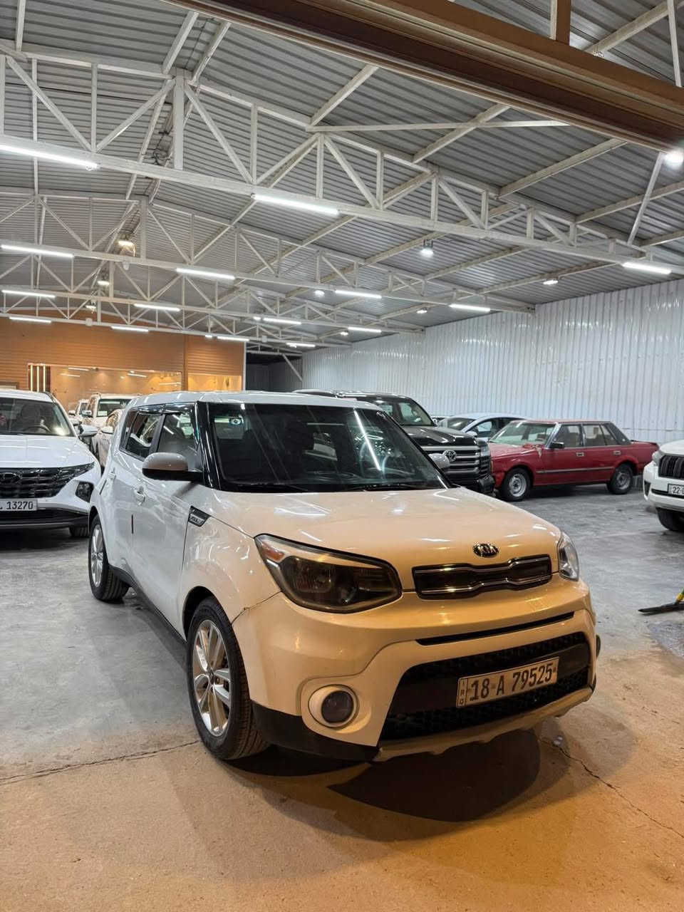 السلام عليكم متابعينا🌺🌺
يتوفر كيا صول 

موديل 2019 امريكي 

عداد المسافة 90 الف كم 

السياره جاهزة من كلشي 

السيارة بها ملاحضات بسيطه وموضحة في السونار 

السعر100 ورقه وبي مجال بسيط 

***********
