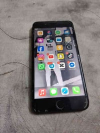 ايفون ٧ بلس • ٣٢ • شاشه مكسوره