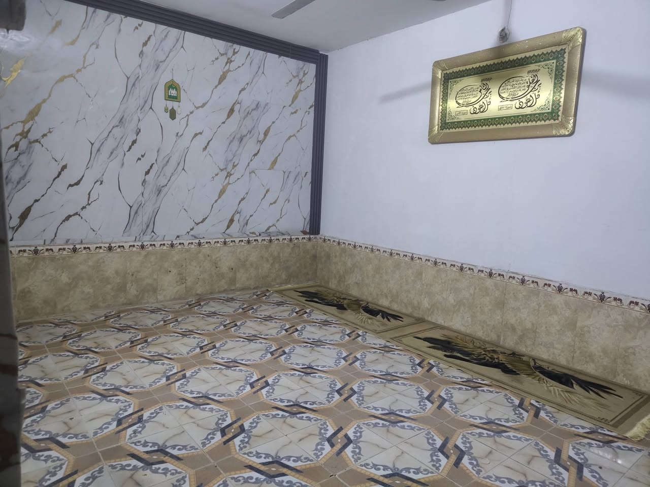 سلام عليكم دار للبيع ركن عله شارعين طابق واحد الناصرية 
اريدو قرب مدرسة ذي النون المساحة 100 صاله وغرفه ومطبخ وديوانيه وصحيات الشراي خاص ***********
