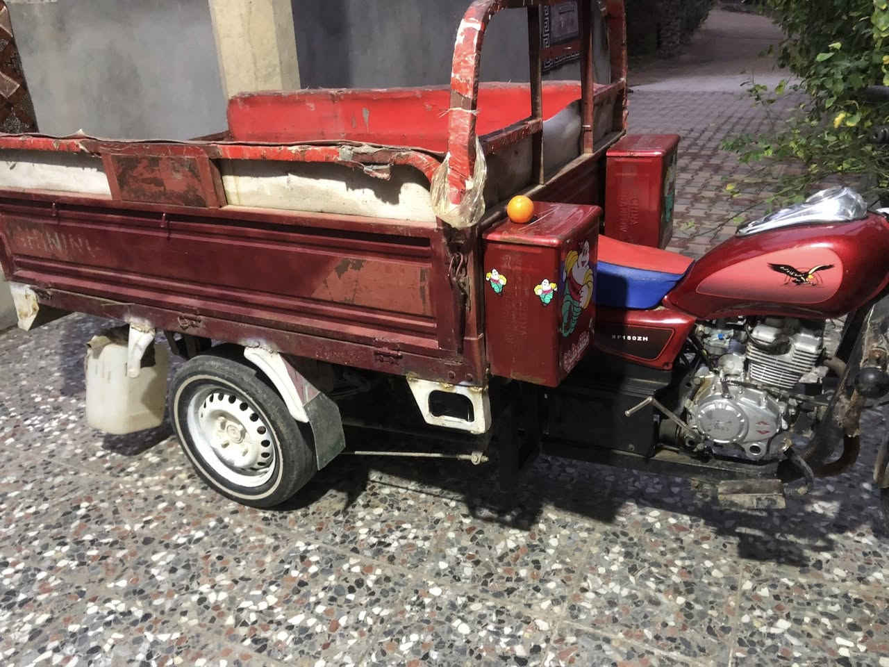 سلام عليكم ستوته موديل ١٤ محرك ٢٣. ستوته  سنويه ورقم نضيفه بمعنه الكلمه مابيه اي نقص   ستوته مال جناي ويريد يبيع المكان طوريج سياحي 
***********
