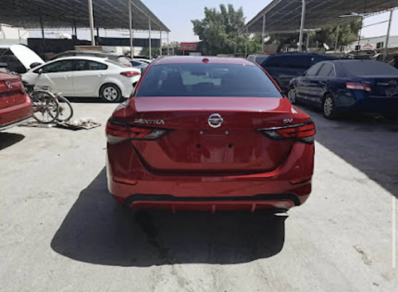 نيسان سنترا موديل 21 فئة SV ماشية 27 الف ميل مرقمة اربيل السيارة جاهزة وماناقصها شي حادثها بابين السائق( مبدلات باصليات)  وجزء من الجاملغ الخلفي مصبوغ السيارة جديدة وجاهزة السعر 140$وبي مجال للشراي  للاستفسار ادخل خاص او اتصل بالرقم ***********
