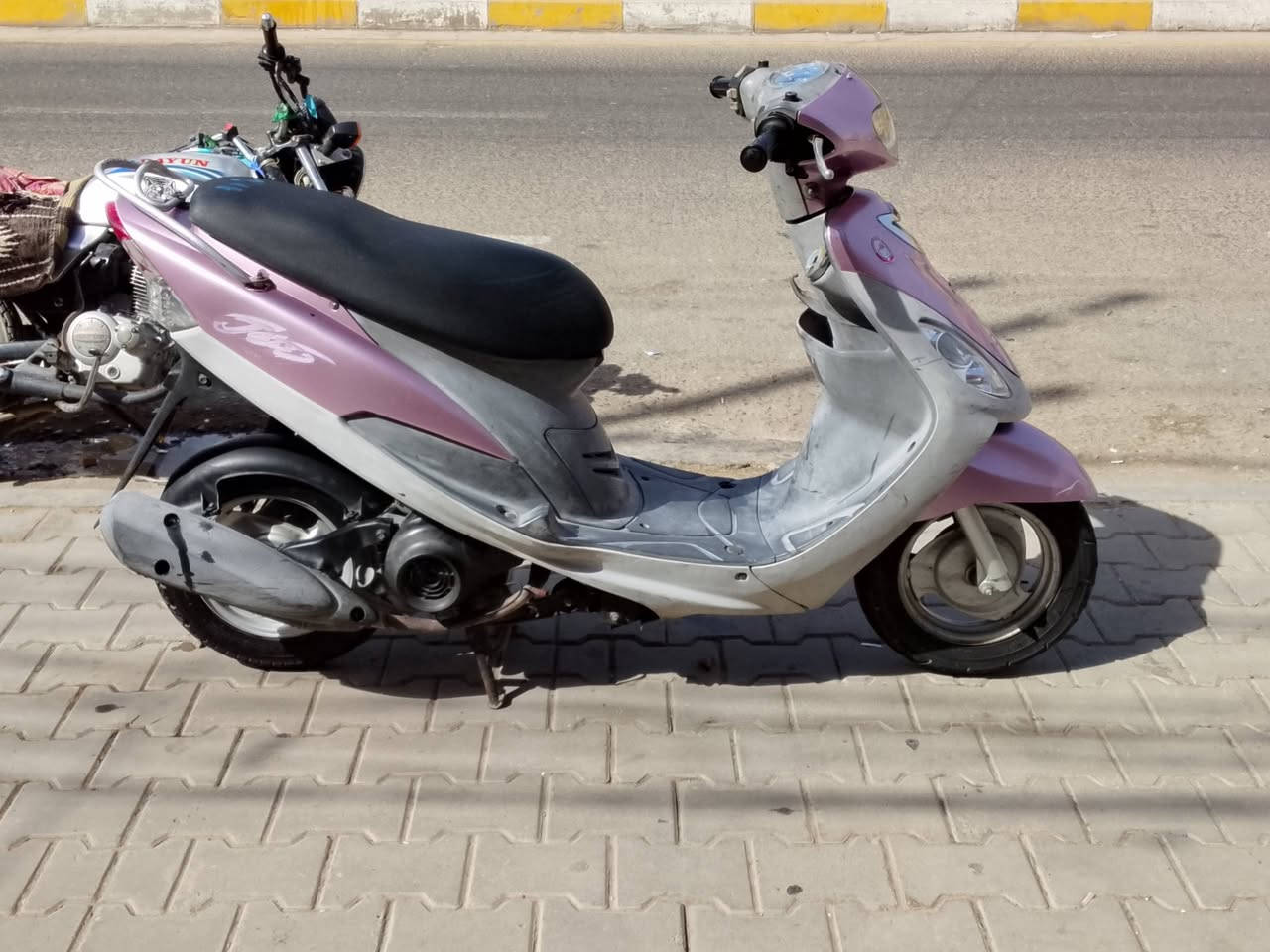 دراجه ماكس منغولي للبيع السعر 900 وبيها مجال على عنوان مستشفى التبريد دراجه كفاله عامه ختم واحد رقم الهاتف ***********
