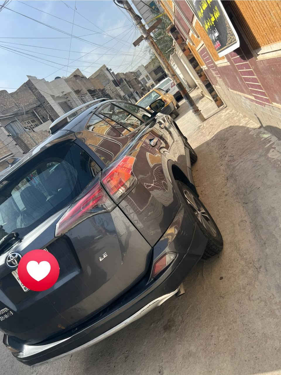 السلام عليكم
راف فور 2018 فئةLx وارد أمريكي حادثه بنيد وصندوك مثل ما موضح بالصور ماشية 124ميل السعر 148$ 
بيع فقط بدون مرواس للاستفسار 
٠***********
