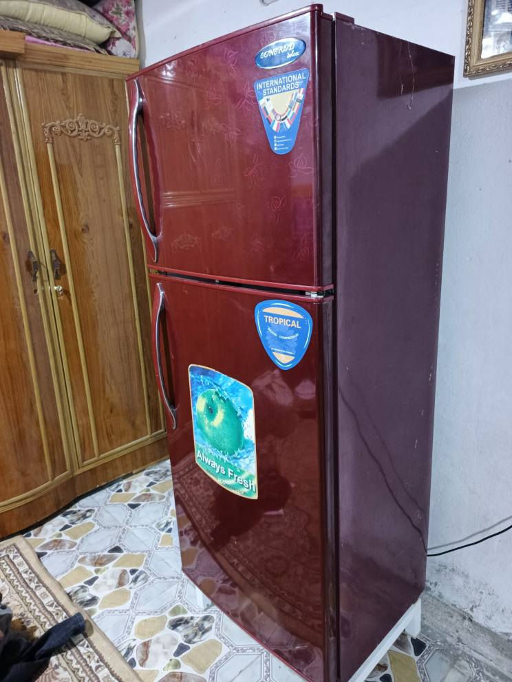 ‎ثلاجه  كبيره نضيفه جداً  فقط بس مدل الها غاز من فتره //***********‎ عمارة, ميسان
