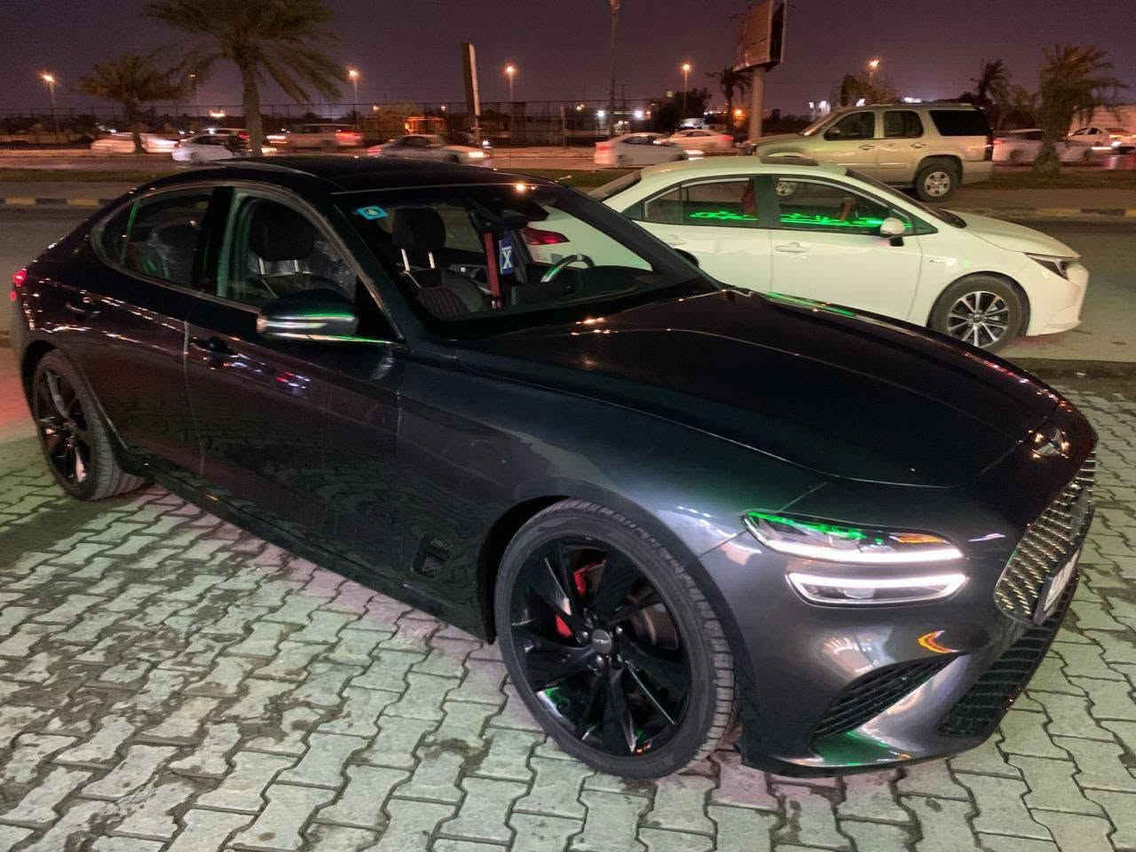 جينيسيس G70 موديل 2023 فل أوبشن وارد أمريكي
محرك 2.5 تيربو (300 حصان) 

ناقل حركة أوتوماتيك 8 سرعات.

دفع خلفي أو دفع رباعي (AWD).

فتحة سقف بانورامية.

مصابيح LED أمامية وخلفية.

جنوط رياضية 19 إنش.

كاميرا 360 درجة.

حساسات أمامية وخلفية.

مقاعد جلد نابا.

تبريد وتدفئة للمقاعد الأمامية.

تعديل كهربائي للمقاعد مع حفظ الذاكرة.

شاشة 10.25 إنش تدعم Apple CarPlay وAndroid Auto.

شاشة عدادات رقمية.

شاحن لاسلكي.

نظام صوت Lexicon فاخر.

تشغيل بالبصمة (Smart Key).

مثبت سرعة ذكي (رادار).

نظام المحافظة على المسار.

مراقبة النقطة العمياء.

الكبح التلقائي للطوارئ.

تنبيه حركة المرور الخلفية.

9 وسائد هوائية.

وارد أمريكي حادث موضح بالصورة 

السعر 205$ 
 
العنوان النجف الأشرف 

رقم الهاتف : ‏‪***********‬‏
