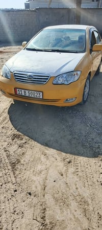 بي وايدي F3 • ٢٠١١ • كير عادي