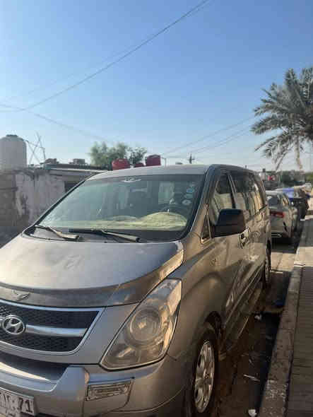 السلام عليكم 
ستاركس مديل 2012
السياره كفاله عامله بيها ضربه لغد خلفي خفيفه راجعه بارد غير هاذا الشي مابيها السياره كفاله عامله محرك كير 
السياره نضيفه سعرها 170 وبيها مجال بسيط 
للاستفسار الاتصال على هاذا الرقم ***********
