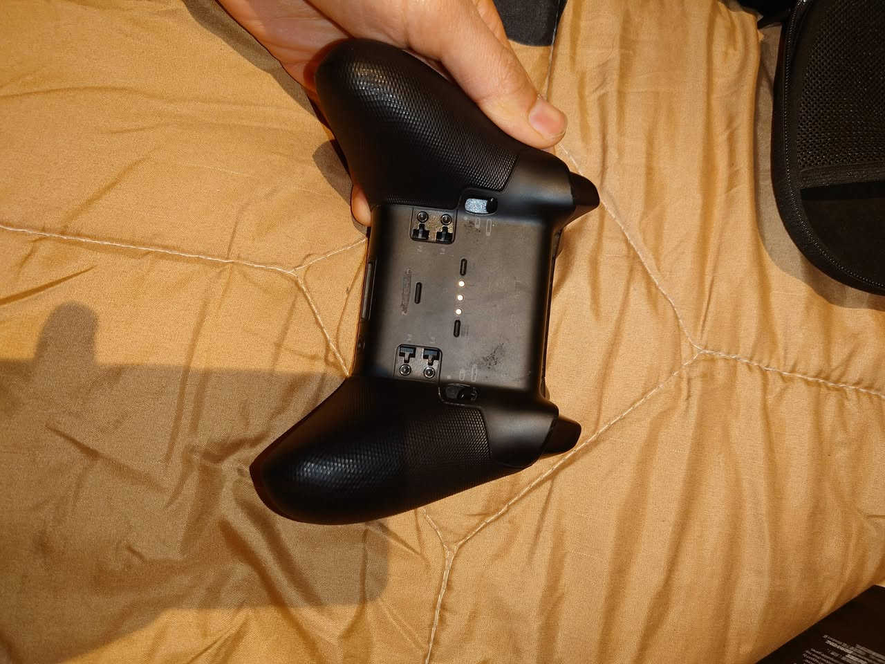 جوستك اكسبوكس ايليت 2 نظيفه مابيها اي مشكله كامل ملحقات استخدام قليل جدأ للبيع السعر 85 الف مكاني بغداد حي اور لايوجد توصيل
***********
