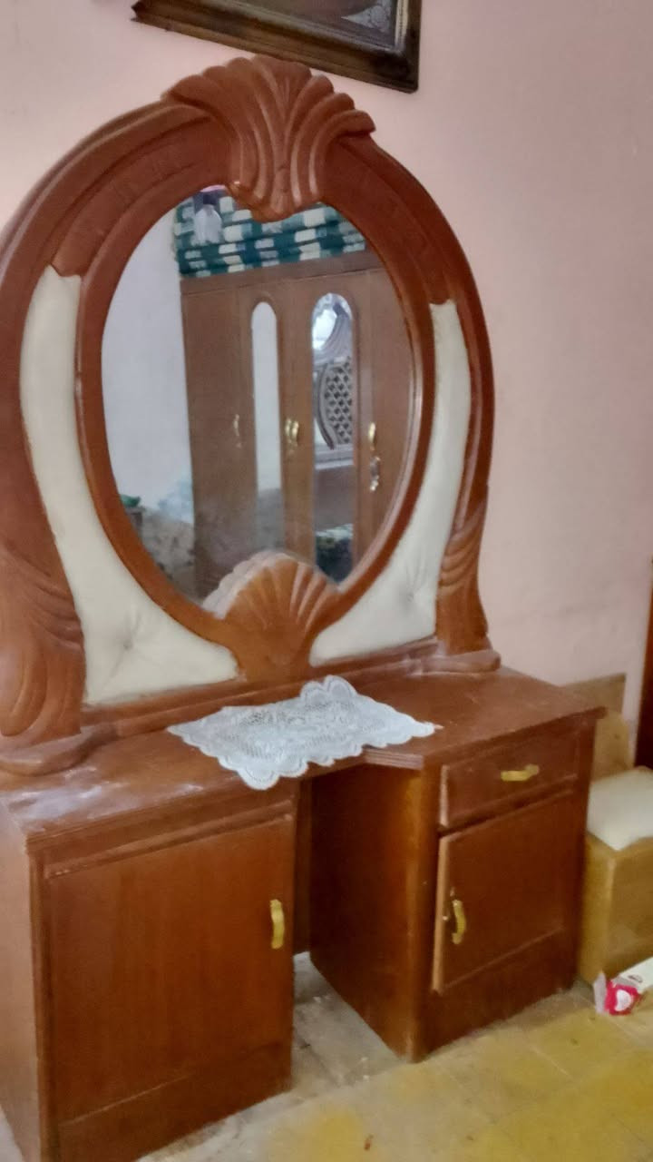 عرفه نوم 4بيبان اللبيع مستعجل السعر 250   مكان بغداد***********
