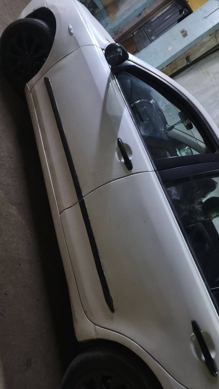 السلام وعليكم
كامري 2009 للبيع او مراوس حسب القناعه 
لتواصل راسل خاص او اتصل ع هاذه الرقم ***********
