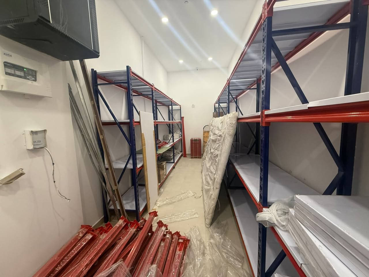 معرض القلعة للرفوف والديكورات تجهيز احترافي يلفت الزبائن بغداد الزعفرانية مقابل الجامعة التقنية مجاور جسر المشاة رقم الهاتف ***********
