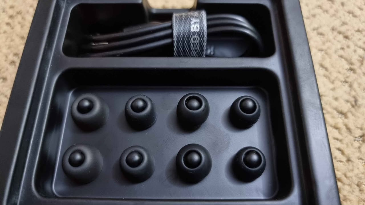 السلام عليكم سماعه انكر Life P2 جديدة غير مستعمله فقط مفحوصه
 صوت نقي ومجسم ومضخم
 تحتوي على ٤مايكات وقت تشغيل ٤٠ ساعه مع العلبه و ٧ساعات للشحنة الوحده
 وكذلك شحن مده ١٠ دقايق ينطيك ساعه تشغيل اذا كانت فارغه من الشحن
مقاومه للماء بدرجه IPX7
سعرها ٤٠ الف مكاني النجف حي المهندسين النجف, العراق


**إذا كنت صاحب هذا الإعلان وتريد حذفه لأي سبب، رجاءا أرسل رسالة إلى الدعم الفني**