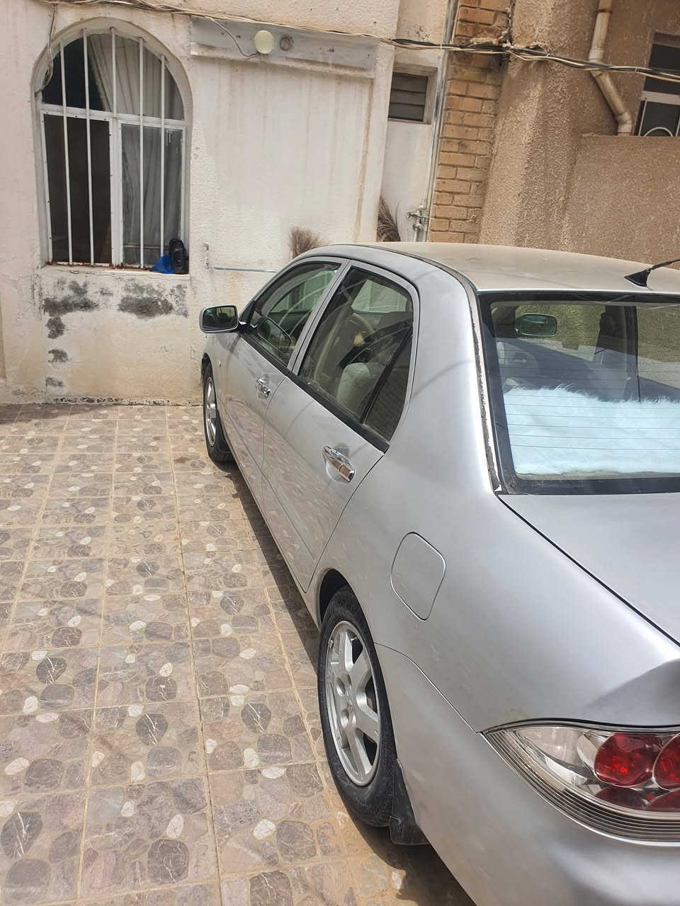 السلام عليكم لانسر خليجي رقم سليمانيه موديل ٢٠٠٨ كير اوتو محرك جبير  باقي التفاصيل تعال خاص السعر ٧٥ و بيها مجال بسيط ***********
