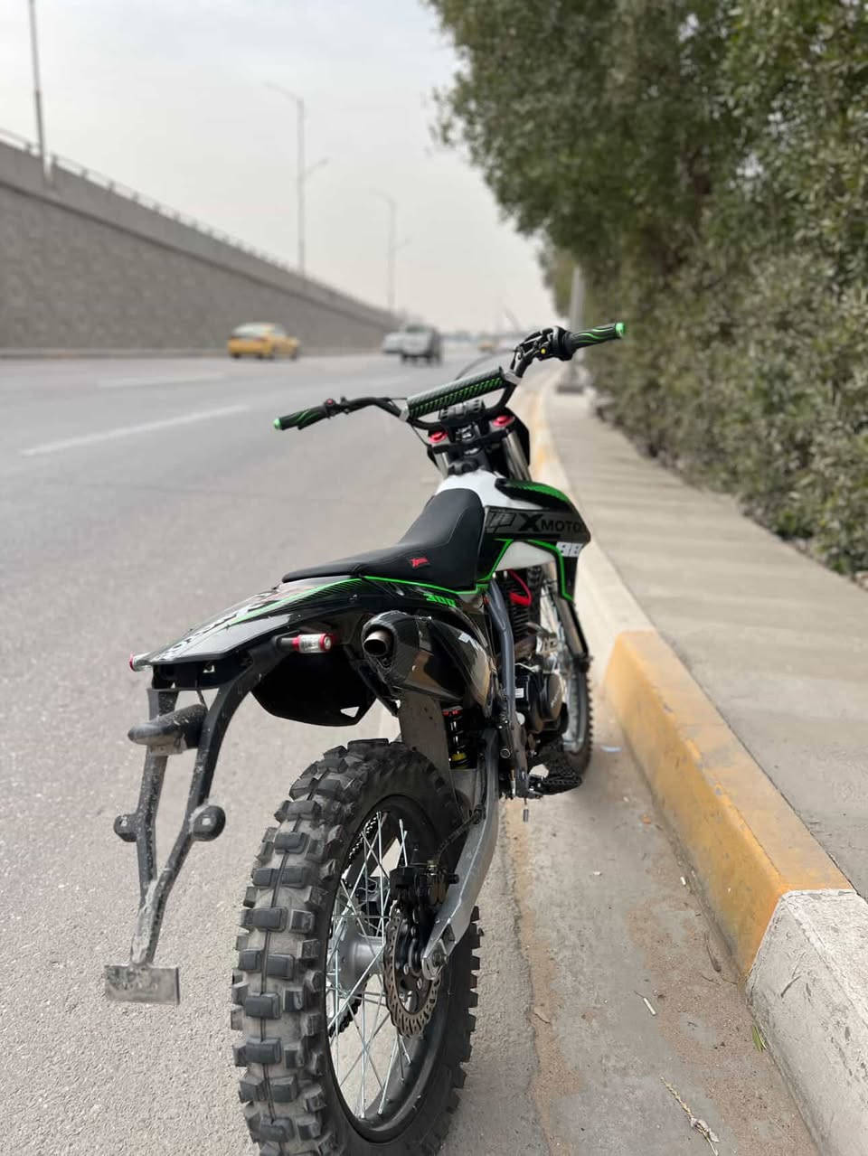 السلام عليكم قفاز xموتل دراجه صارله سبوعين من نازله من المعرض دراجه نضيفه دراجه جديده وقويه حجم  300c
السعر 2500وبيه مجال  مرقمه اربيل  المكان بغداد الجديده النعيريه قرب جبار ابو الشربت 
الرقم للاستفسار ***********
