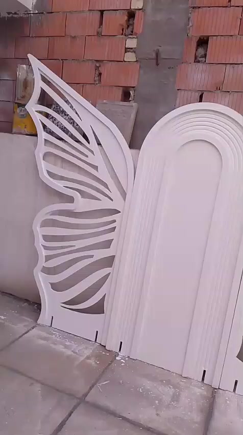 سلام عليكم كوشات للبيع نضيفات كلش الوحدة ب ٣٠٠ اليريدهن يتصل على هاذ الرقم ***********
