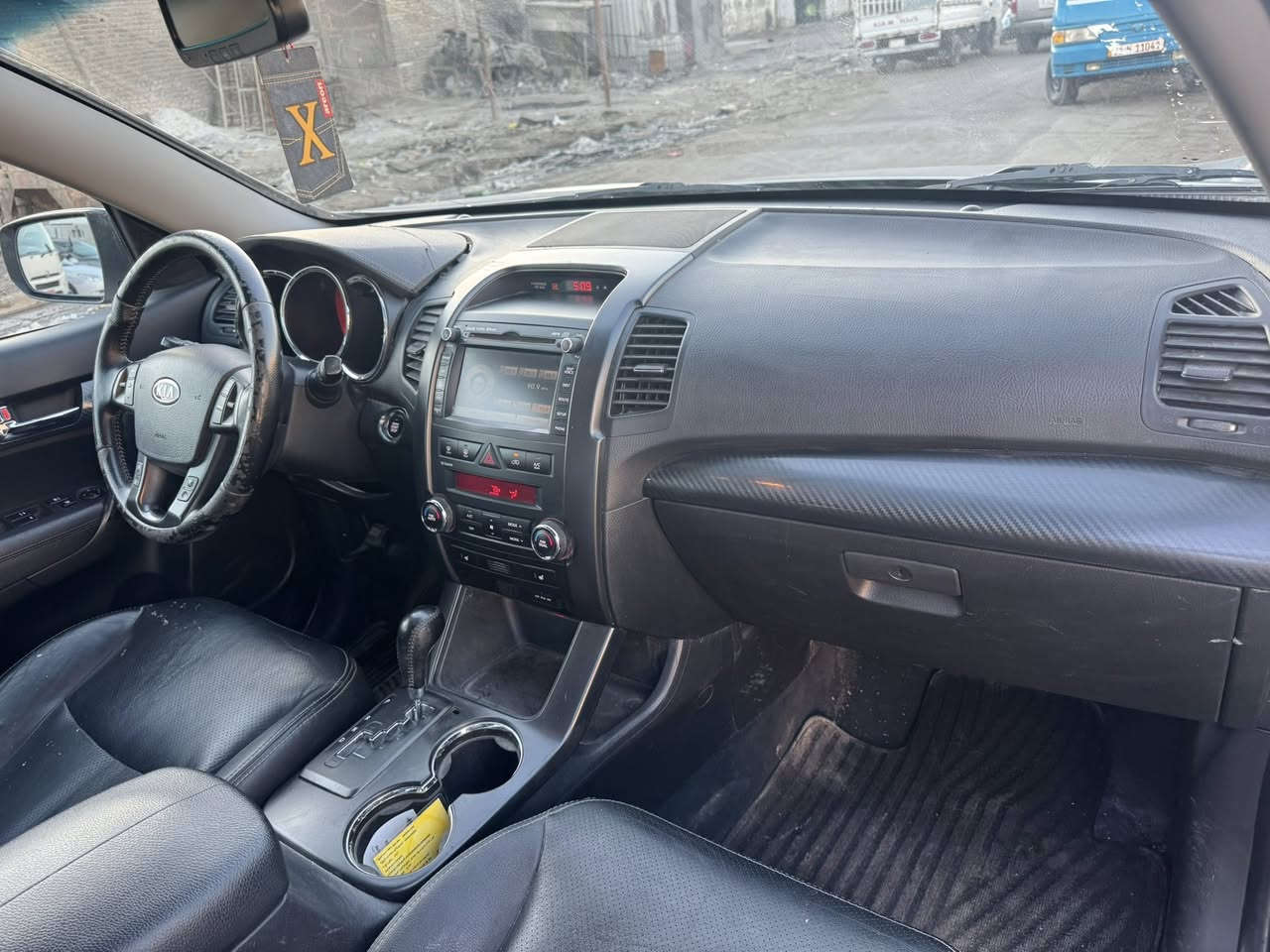 كيا سورنتو ٢٠١٣ ادوات SX
محرك ٦ سلندر ٣٥٠٠ كص جنطة 
سيارة فوووول مواصفات ٧ راكب 
تبريد ٣ قطع بانوراما بصمة جلد 
شاشة كشن كهرباء اعلى مواصفات 
بل سورنتو متوم طبق الأصل 
سع ٦٩ ورقة مكان بغداد 
*********** متواجد فيس
