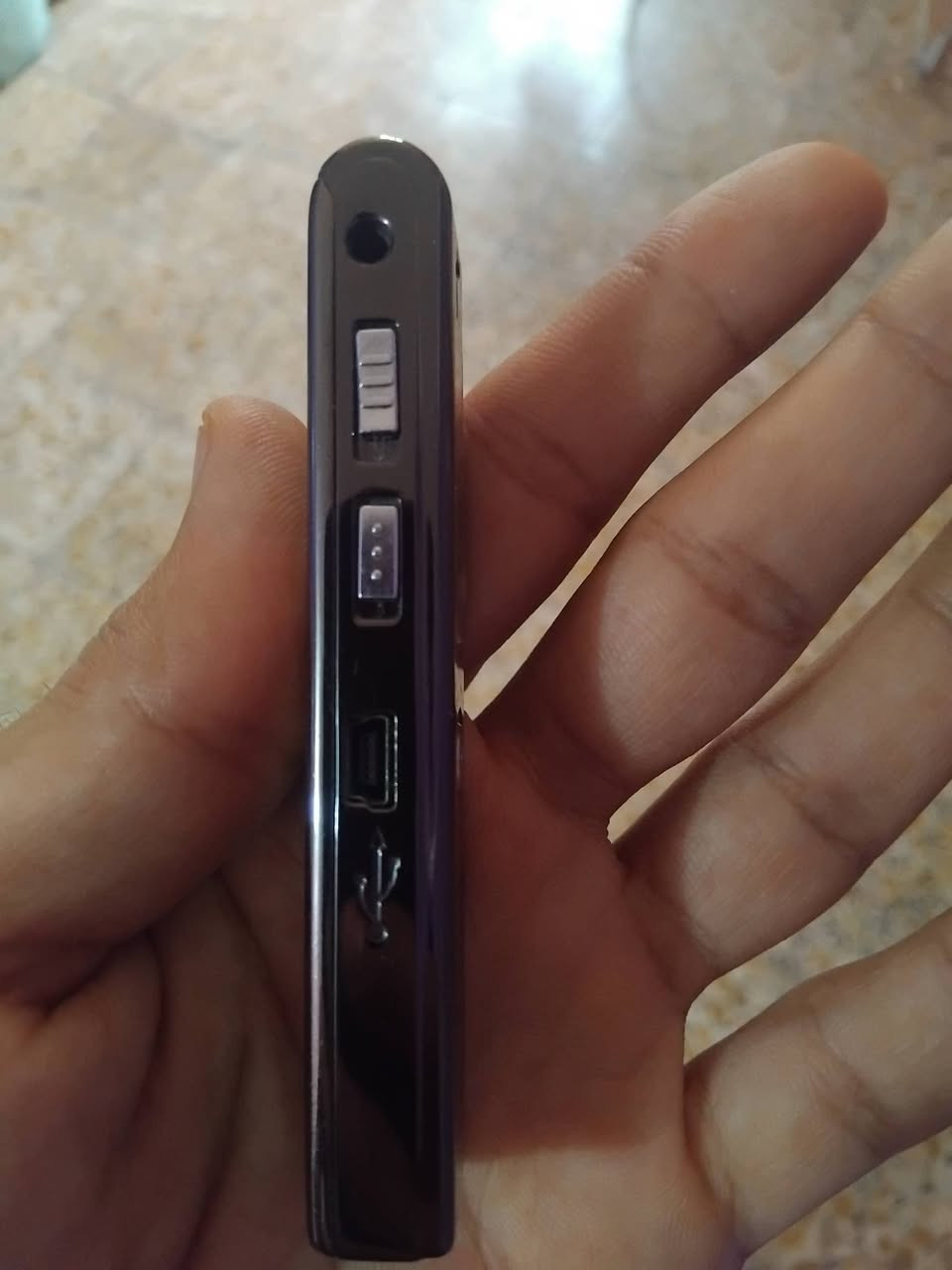 🔴للبيع جهاز ام بي ثري تسمع بي+ فلاش سعته ٨ كيكا+مسجل صوت بس ترفع الحمرة
راقي كلش جنت اسجل بي محاضرات 
سعره ٥٥
مكاني نجف حيدرية 
***********
