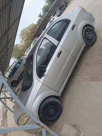 للبيع افيو ٢٠١٥ رقم نجف، محرك مسكر ب ٧٣ مع المجال. او مراوس بصني او mg...