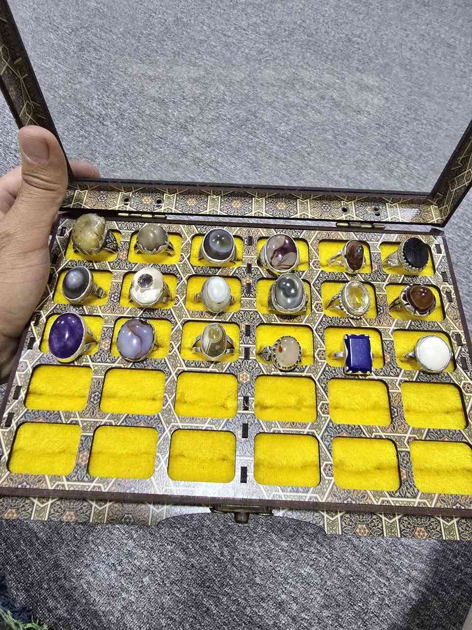 ٢٢ محبس على ٣٥ شلعه بصره بيهم خير من الله ***********

