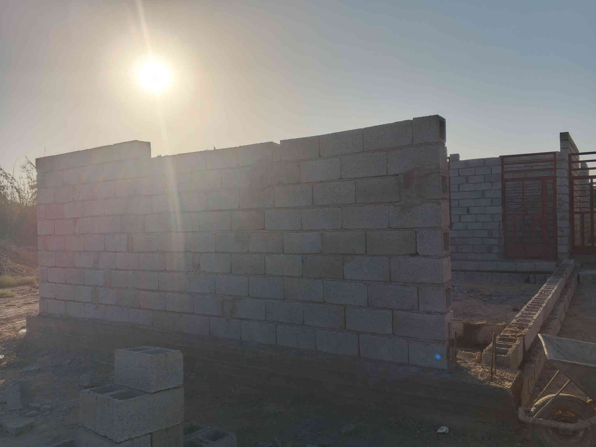 سلام عليكم 
هيكل للبيع زراعي 117داخل بل طابو معاملا ماشيه
مساحته 250م واجه 9ونزال 28 
كراج يوسع 3سيارت 
حديقه 
ترك ورا بيت 2ونص علا طول قطعه
ستقبال خارجي مطبخ صاله غرفه نوم وصحيان 
تصميم طابقين 
سعر 60 مليون وبي شي بصيط 
لتواصل ***********
سلمان باك برنوما
