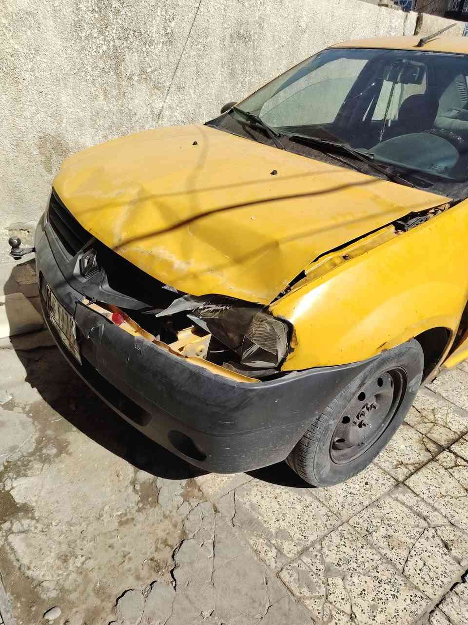 السلام عليكم اقره المنشور وبعدين خابر  سياره رينو لوكان 2009 السياره اتعرضت الحادث وهاذا كدام عينكم السياره عمرتها كولها بقت بس عل صبغ مكينه جديده شادها قبل شهرين لا تنقيص ولا بخار وفحصها اذا تريد مال حاويه السياره  شديت عوازل ارضيه  جديده  دعاميات جدد راديترات جدد تبريد شغال  نقص بوري واحد اثر الضربه حته بطل جبتلها مال تبريد حاضن مروحه جديد  لايتات جدد بك لايت جديد كلشي صار بيها جديد يحتاج بس صبغ وتكعد السياره والله والله صرفت عليها دم كلبي والحمدالله على كل حال عمومن السياره غرفتها حلوه عليها هيئه وغرامات عليه تاريخ انتها السنويه 2028 بدون عمله لان حجيت البيها بل منشور السعر 24 قفل قفل رجا المو شراي لا يكسر بحلال الناس مكاني جميله ***********  ملاحظه صور  قبل الحادث علمود الخياسات
