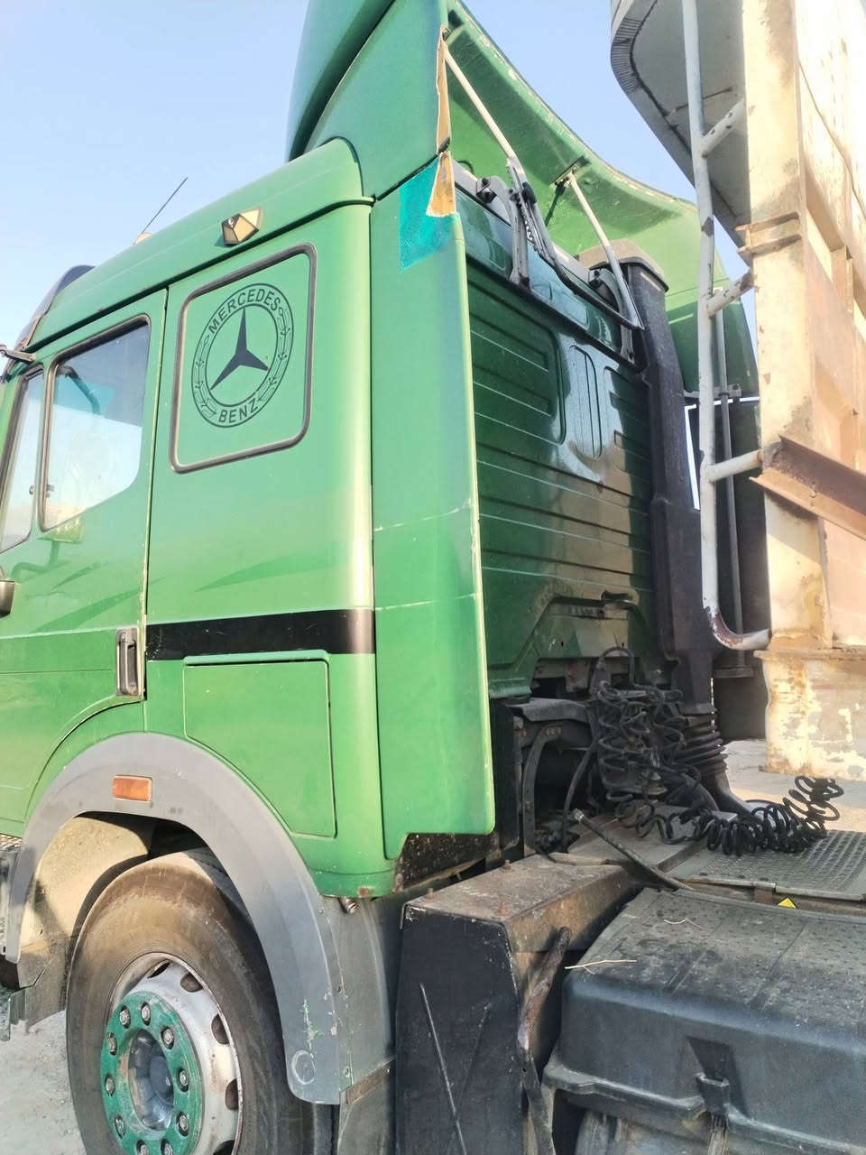 كرواتي البيع مربوطه صهريج حالين عليه فلات سياره جاهزه العمل تخم تاير تريت بس راس تريت راس وعربانه
***********
