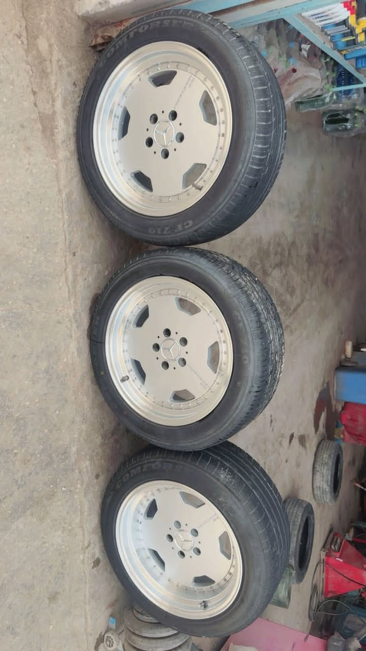 السلام عليكم
تخم ويل مارسيدس حجم 17 لافطر ولا عواج جدد استخدام اقل من شهر +تخم استدات +تخم تايرات جدد سعر 4$ مامتواجد على النت اتصل على الرقم وبيك خير وتدلل ***********
