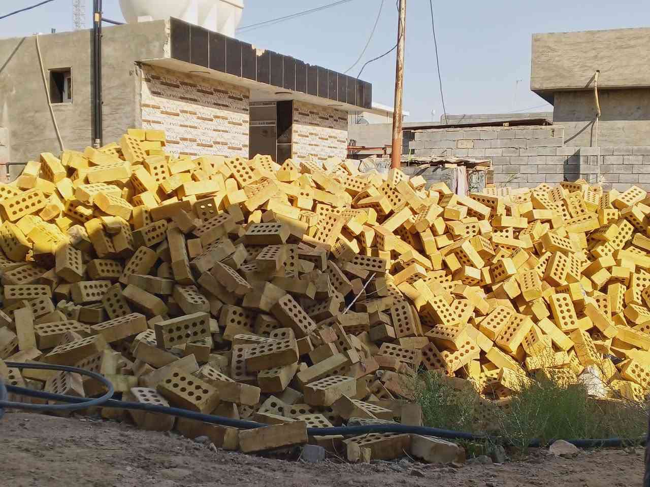 ***********
يوجد طابوق جمهوري جديد مو مبني للبيع ويوجد طابوق تفليش للبيع التواصل على الرقم وعلى الواتساب
